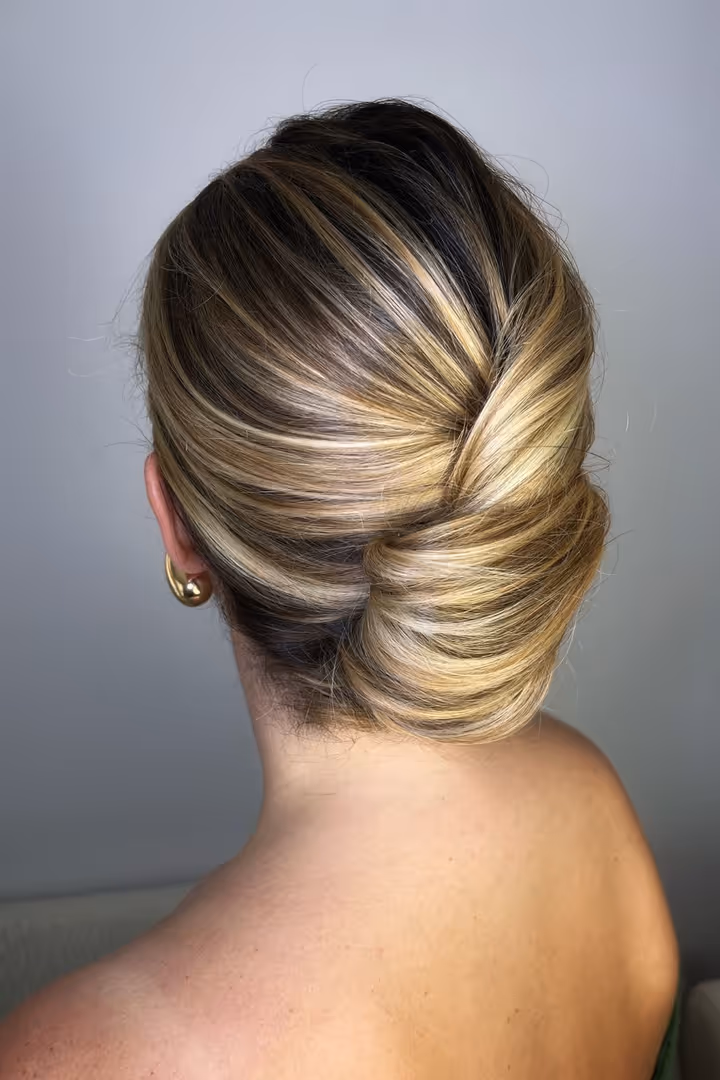 Maquillage et Coiffure : L'Art de l'Harmonie